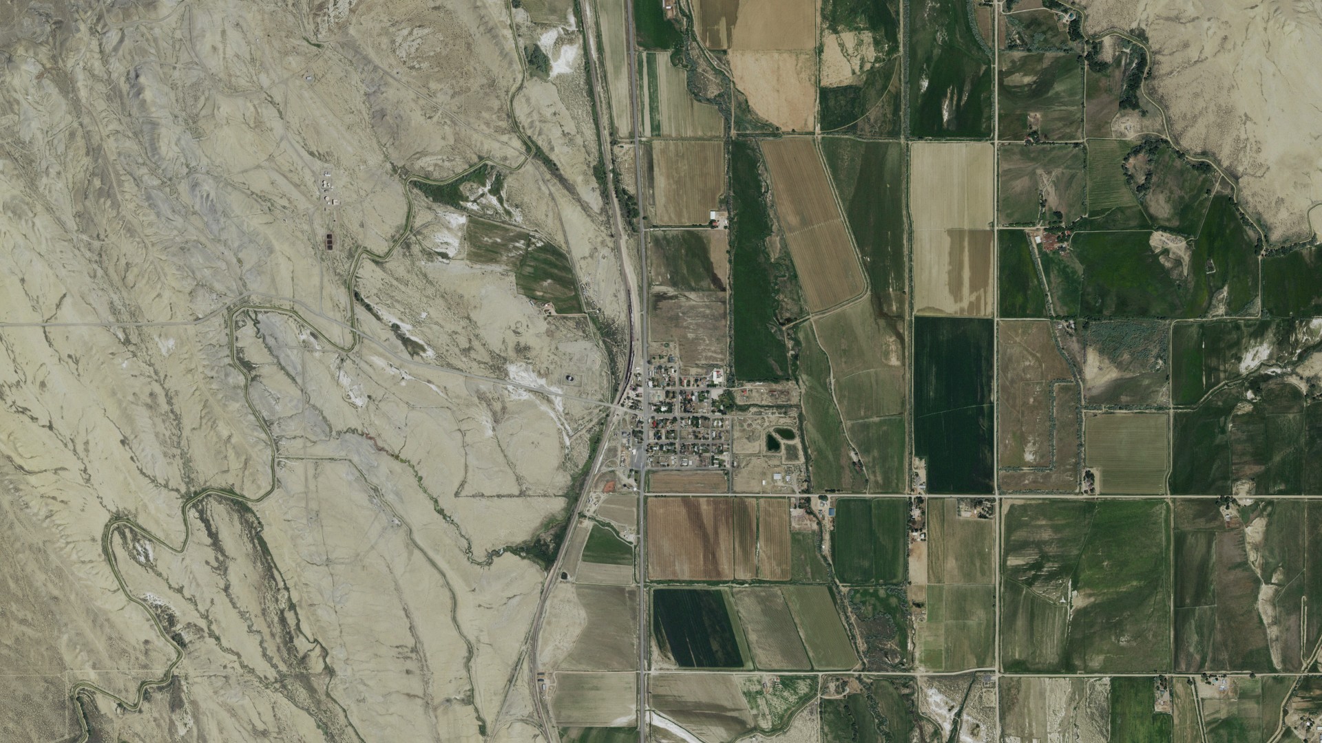 Natural-color aerial photograph of land around Frannie, Wyoming